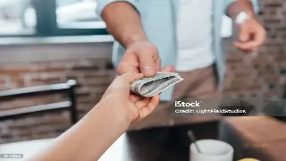 金融界传奇人物：从东莞走出的金融巨擘，如何改写行业规则？